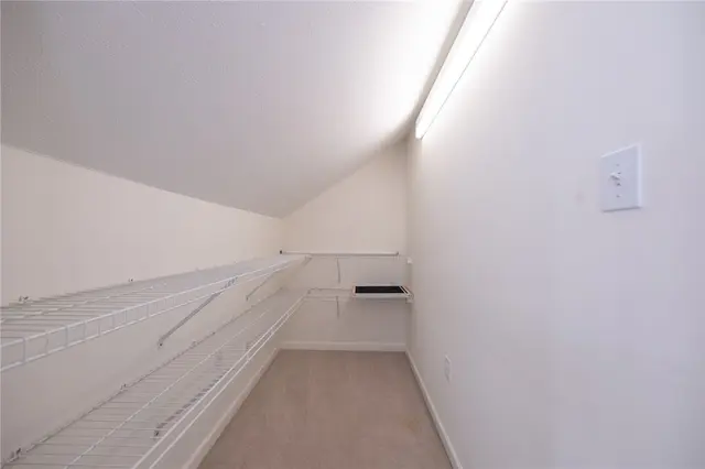 121 STEEPLECHASE CIRCLE gallery image 11