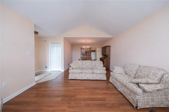121 STEEPLECHASE CIRCLE gallery image 14