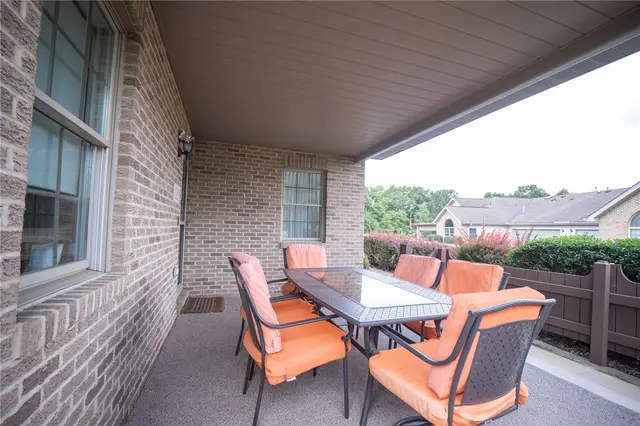 121 STEEPLECHASE CIRCLE gallery image 18