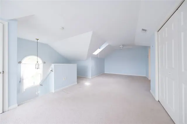 121 STEEPLECHASE CIRCLE gallery image 20