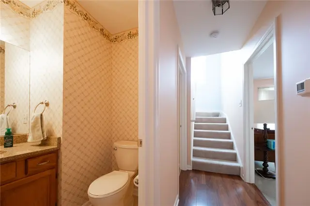 121 STEEPLECHASE CIRCLE gallery image 21