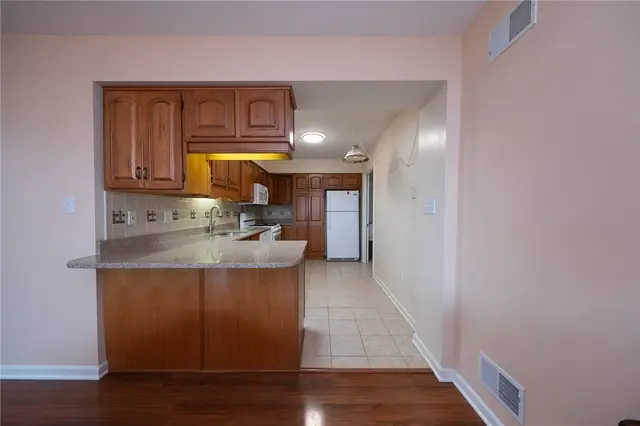 121 STEEPLECHASE CIRCLE gallery image 23