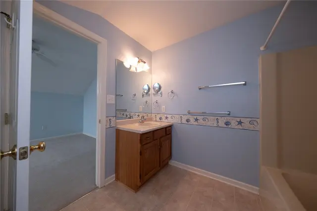 121 STEEPLECHASE CIRCLE gallery image 24