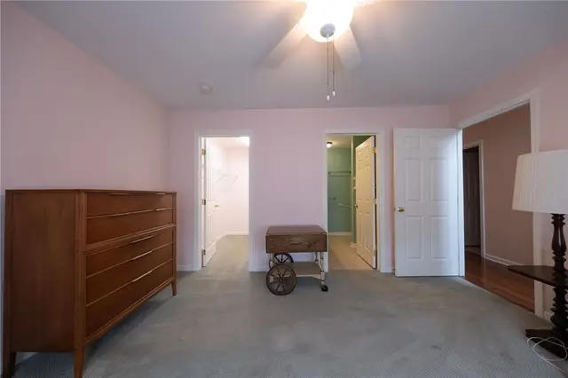 121 STEEPLECHASE CIRCLE gallery image 30