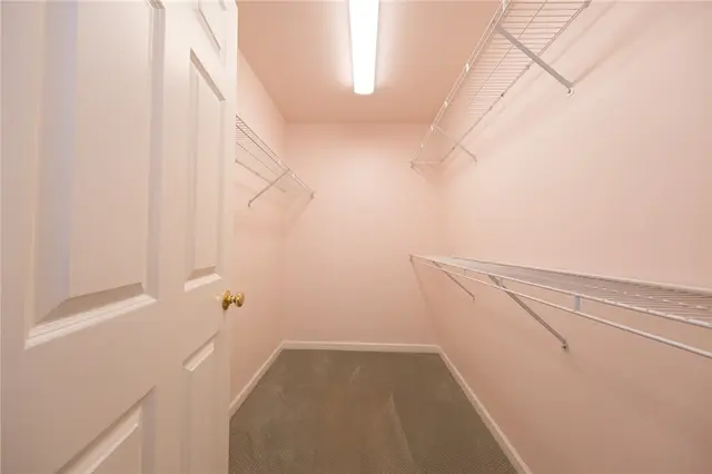121 STEEPLECHASE CIRCLE gallery image 35