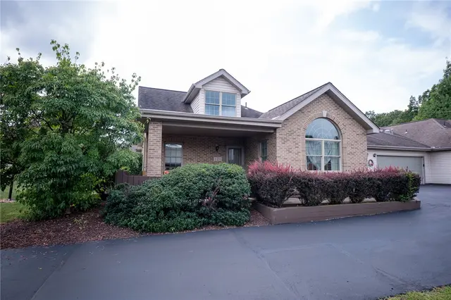 121 STEEPLECHASE CIRCLE