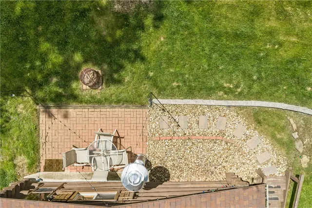 121 Valley Road gallery image 21