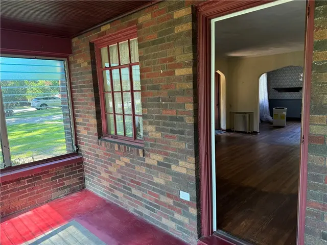 121 Woodhaven Ln gallery image 5