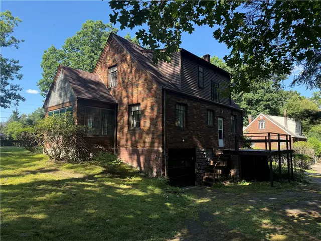 121 Woodhaven Ln gallery image 15