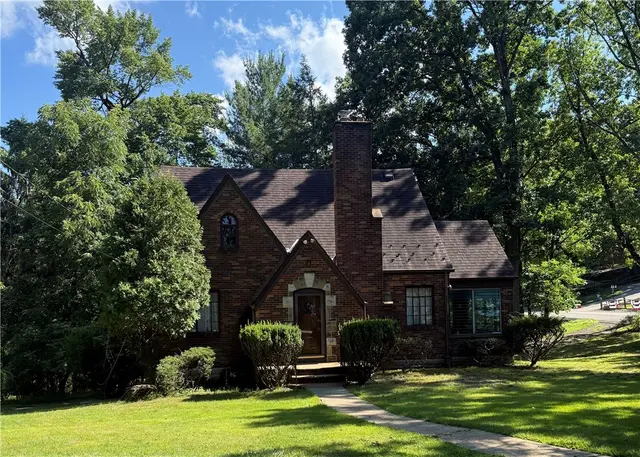 121 Woodhaven Ln
