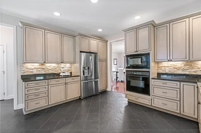 1210 Joseph Ct gallery image 26