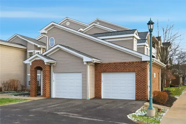 1212 Stockton Ridge gallery image 2