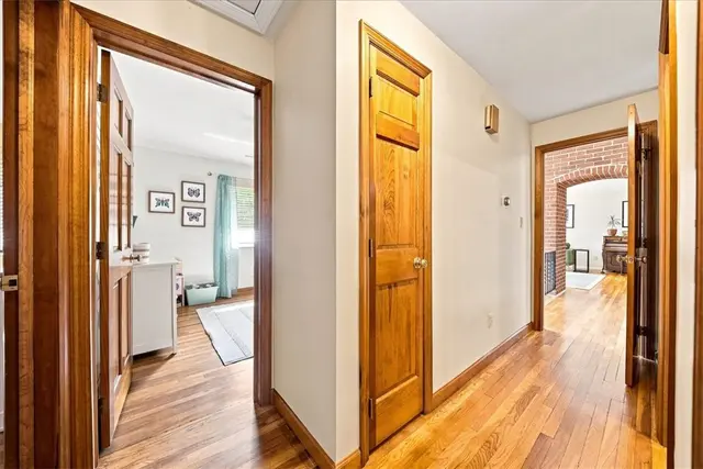 1216 Applewood Dr gallery image 5