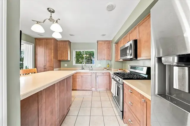 1216 Applewood Dr gallery image 10