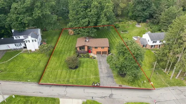 1216 Applewood Dr gallery image 14