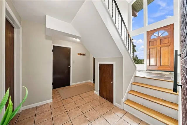 1216 Applewood Dr gallery image 16