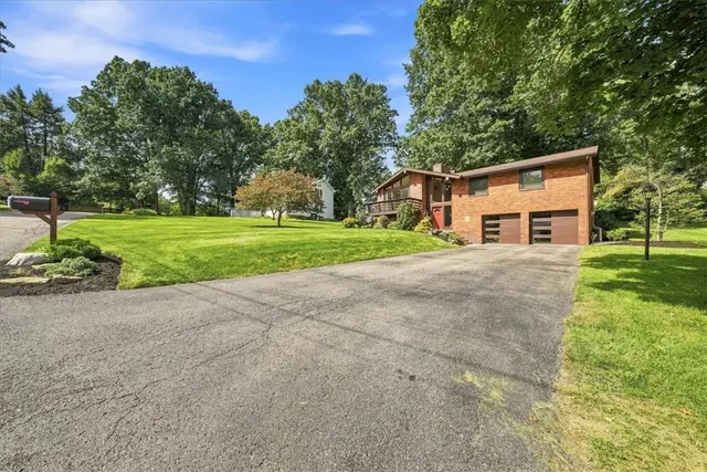 1216 Applewood Dr gallery image 18