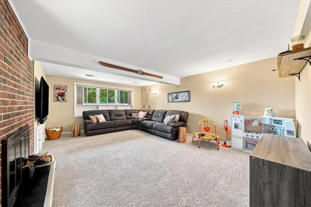 1216 Applewood Dr gallery image 26
