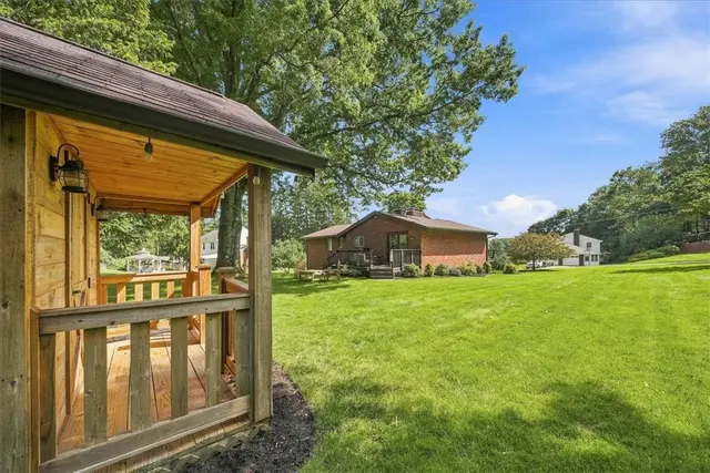 1216 Applewood Dr gallery image 27