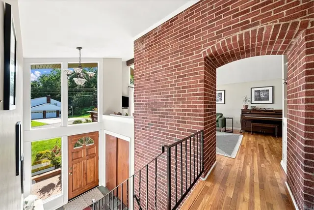1216 Applewood Dr gallery image 33
