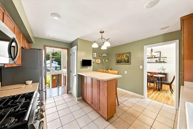 1216 Applewood Dr gallery image 36