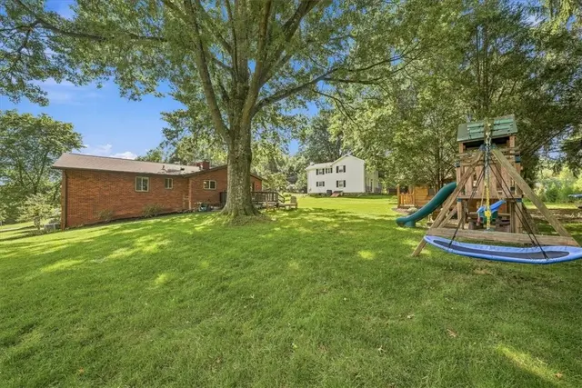 1216 Applewood Dr gallery image 37