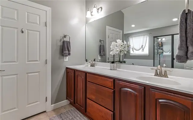 122 Brighton Ln gallery image 7