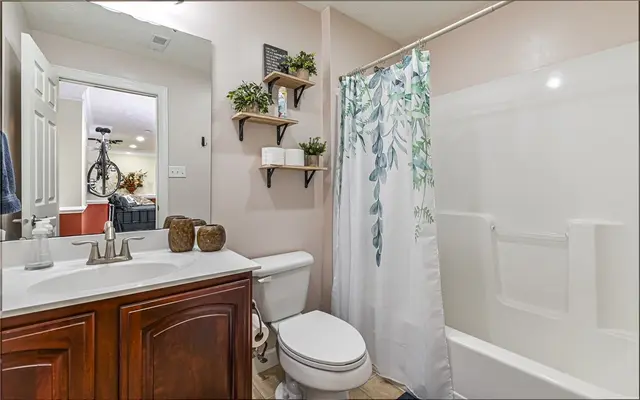122 Brighton Ln gallery image 11