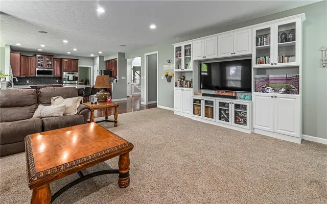 122 Brighton Ln gallery image 16