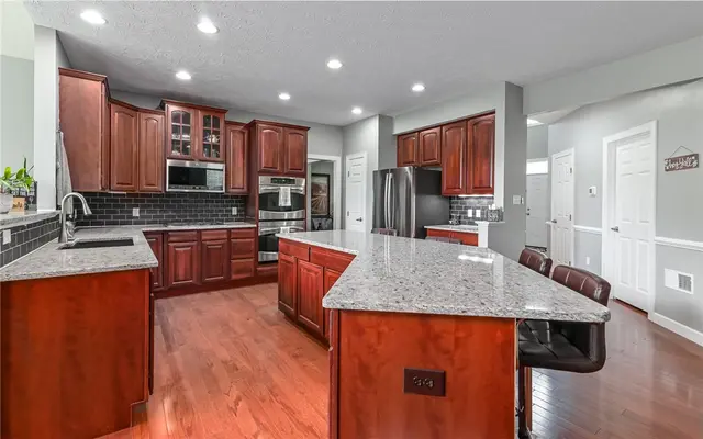 122 Brighton Ln gallery image 25