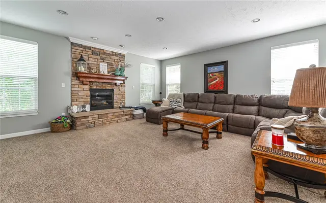 122 Brighton Ln gallery image 34