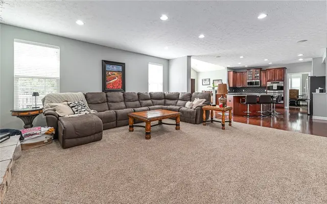 122 Brighton Ln gallery image 35