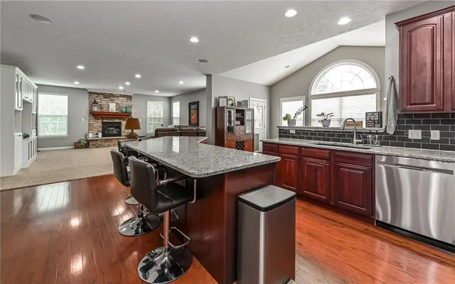 122 Brighton Ln gallery image 38