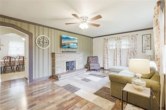 122 Hillcrest Dr gallery image 21