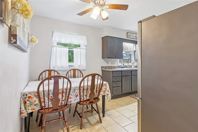122 Hillcrest Dr gallery image 25