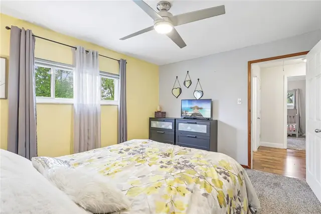 122 Hillcrest Dr gallery image 29