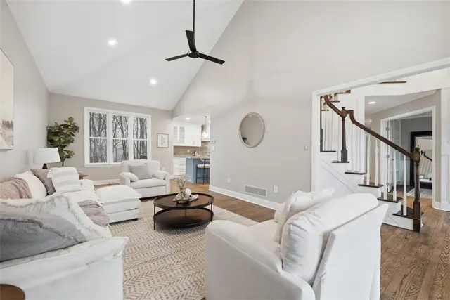 122 Oakhaven Drive gallery image 21
