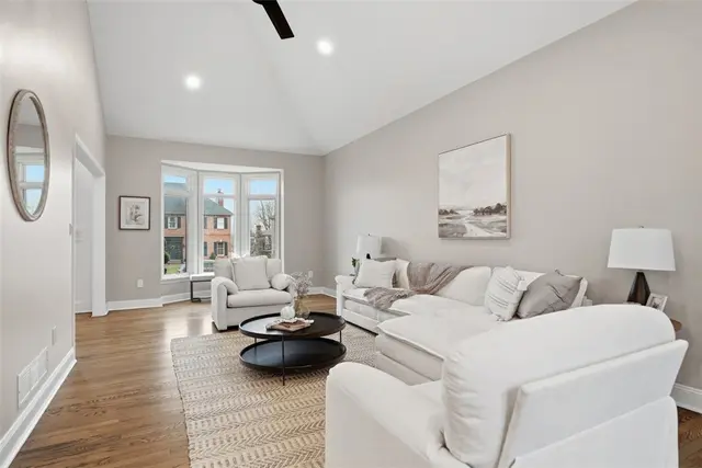 122 Oakhaven Drive gallery image 22