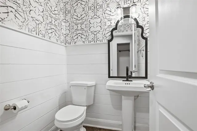 122 Oakhaven Drive gallery image 28