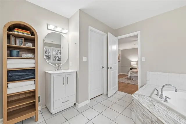 122 Oakhaven Drive gallery image 36