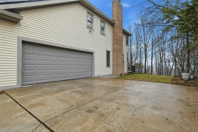 122 Oakhaven Drive gallery image 48
