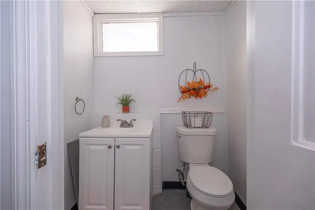 122 Park Pl gallery image 14