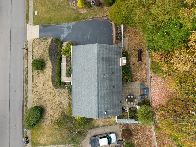 122 Rippling Brook Drive gallery image 11