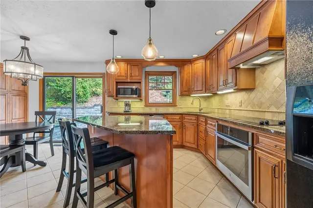 122 Rippling Brook Drive gallery image 23