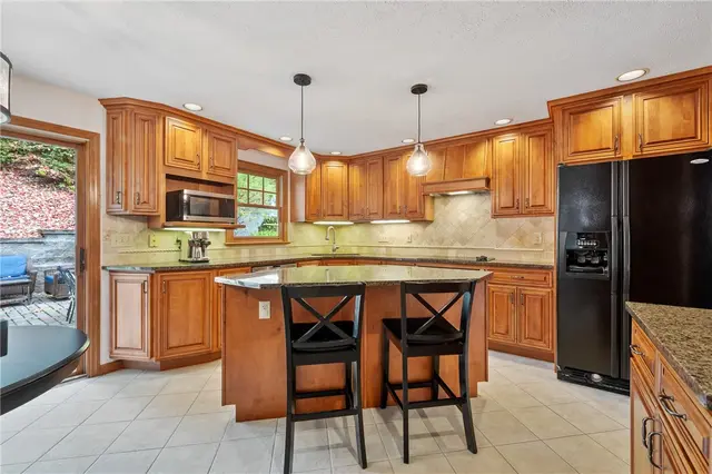122 Rippling Brook Drive gallery image 24