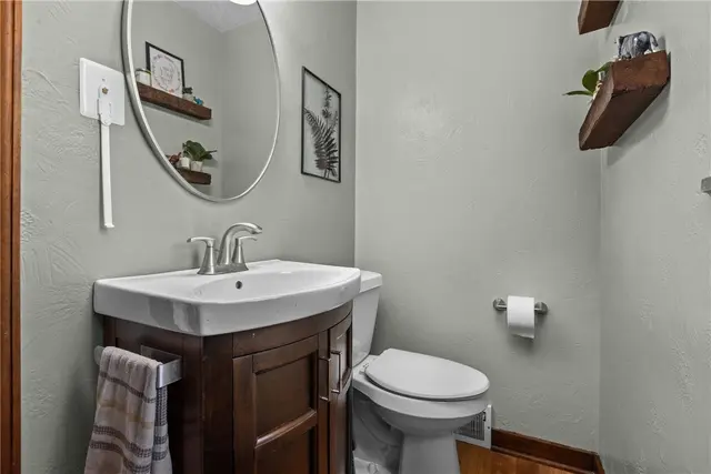 123 Lindley Ln gallery image 19