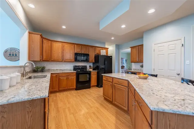 123 Macintosh Ct gallery image 16