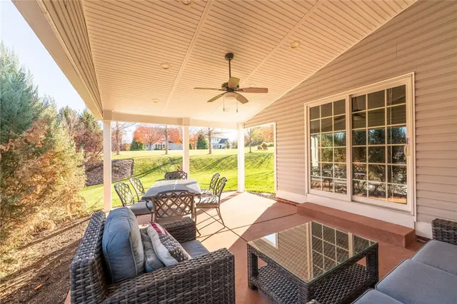 123 Macintosh Ct gallery image 39