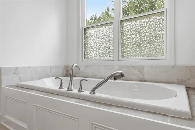 123 Meadowvue Dr gallery image 9