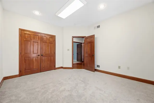 123 Meadowvue Dr gallery image 15